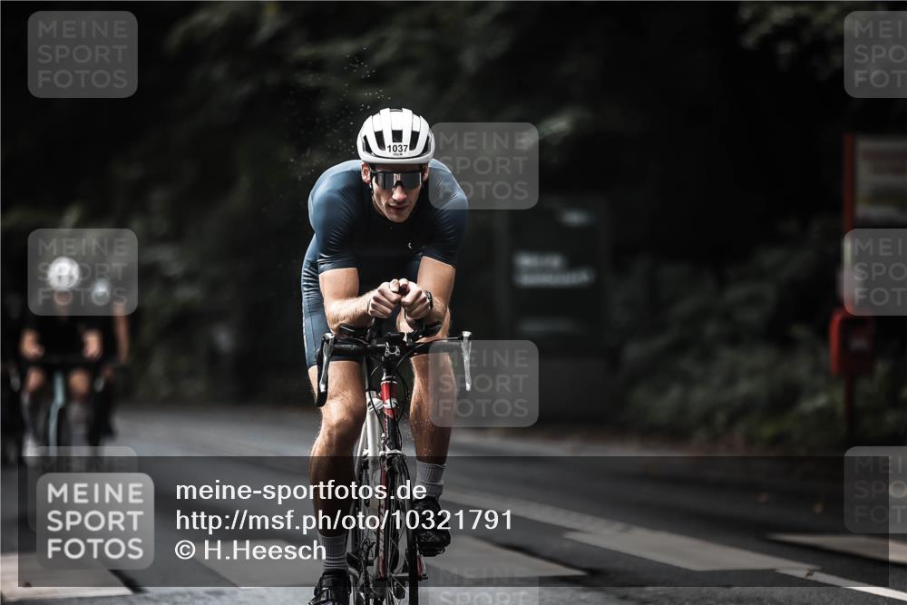 13.09.2026 - Stadtparktriathlon H.Heesch http://msf.ph/oto/10321791 13.09.2026 11:58:30 Radfahren 802, 877, 951, 970, 974, 1037, 1051 meine-sportfotos.de