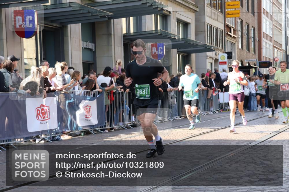 13.09.2026 - 21. swb-Marathon Bremen Strokosch-Dieckow http://msf.ph/oto/10321809 13.09.2026 13:18:22 Ziel 465, 2055, 2324, 2948, 3631, 4120, 4413, 4642, 5277, 5867, 6293, 6294, 6787, 6818, 7104, 7163, 7245, 7602, 7731, 8404, 8540, 8743, 8872, 9019, 9275, 9327, 9833, 1146, 1419, 1872, 2260, 2671, 3241, 3458, 3514, 3634, 4131, 4733, 5292, 5307, 5460, 5695, 5948, 6152, 6290, 6448, 7491, 7954, 8094, 8943, 8944, 9134, 9609, 10065, 13150 meine-sportfotos.de