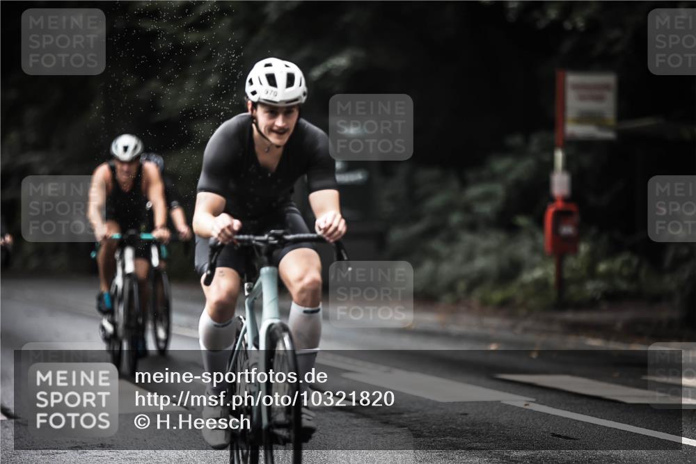 13.09.2026 - Stadtparktriathlon H.Heesch http://msf.ph/oto/10321820 13.09.2026 11:58:31 Radfahren 802, 877, 951, 970, 974, 1037, 1051 meine-sportfotos.de