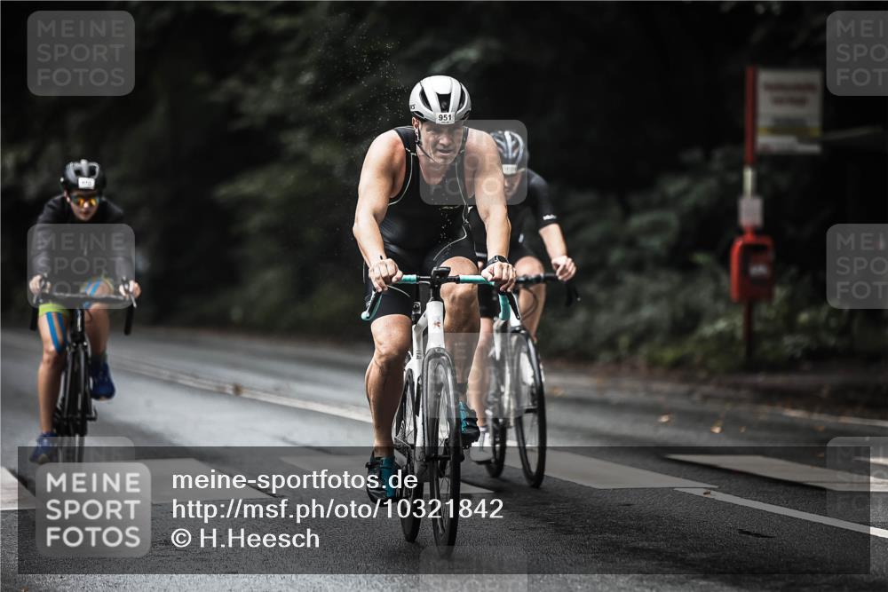 13.09.2026 - Stadtparktriathlon H.Heesch http://msf.ph/oto/10321842 13.09.2026 11:58:32 Radfahren 802, 877, 888, 951, 970, 974, 1037, 1051 meine-sportfotos.de