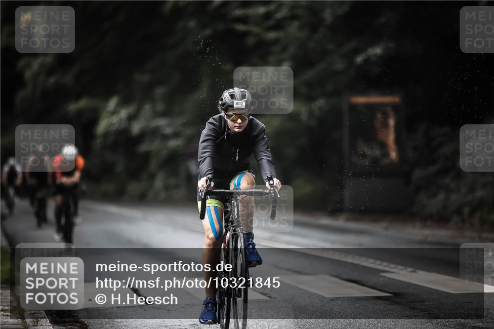 13.09.2026 - Stadtparktriathlon H.Heesch http://msf.ph/oto/10321845 13.09.2026 11:58:33 Radfahren 802, 877, 888, 951, 970, 974, 1037, 1051 meine-sportfotos.de