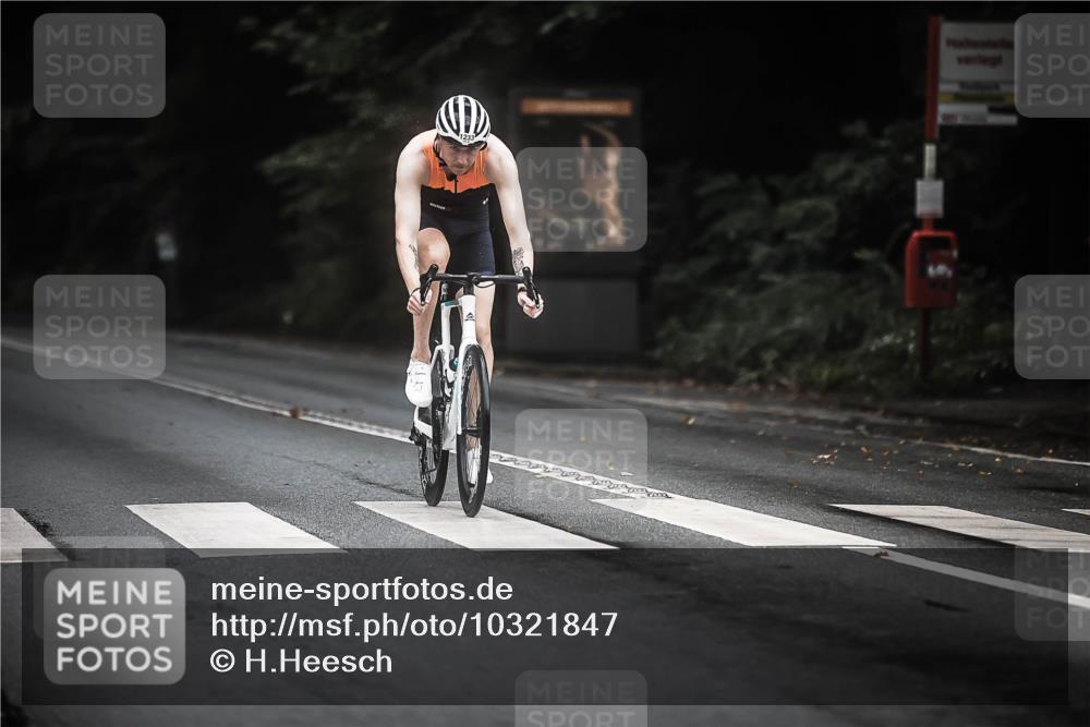 13.09.2026 - Stadtparktriathlon H.Heesch http://msf.ph/oto/10321847 13.09.2026 13:07:31 Radfahren 1233, 1247, 1252, 1267, 1302, 1379 meine-sportfotos.de