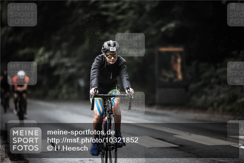 13.09.2026 - Stadtparktriathlon H.Heesch http://msf.ph/oto/10321852 13.09.2026 11:58:33 Radfahren 802, 877, 888, 951, 970, 974, 1037, 1051 meine-sportfotos.de