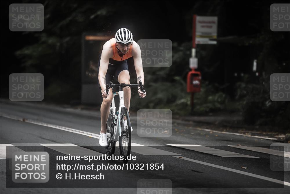 13.09.2026 - Stadtparktriathlon H.Heesch http://msf.ph/oto/10321854 13.09.2026 13:07:31 Radfahren 1233, 1247, 1252, 1267, 1302, 1379 meine-sportfotos.de
