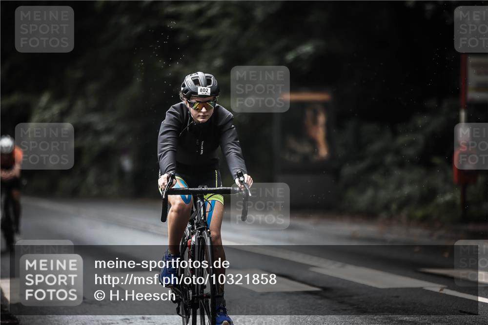 13.09.2026 - Stadtparktriathlon H.Heesch http://msf.ph/oto/10321858 13.09.2026 11:58:33 Radfahren 802, 877, 888, 951, 970, 974, 1037, 1051 meine-sportfotos.de
