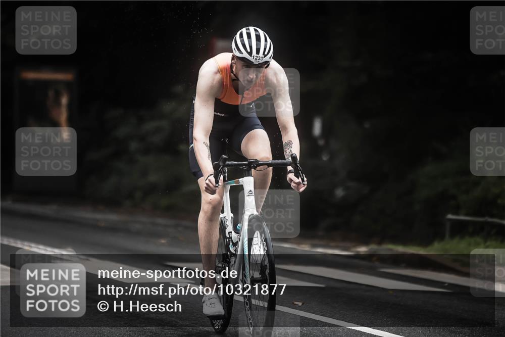 13.09.2026 - Stadtparktriathlon H.Heesch http://msf.ph/oto/10321877 13.09.2026 13:07:32 Radfahren 1233, 1247, 1252, 1379 meine-sportfotos.de