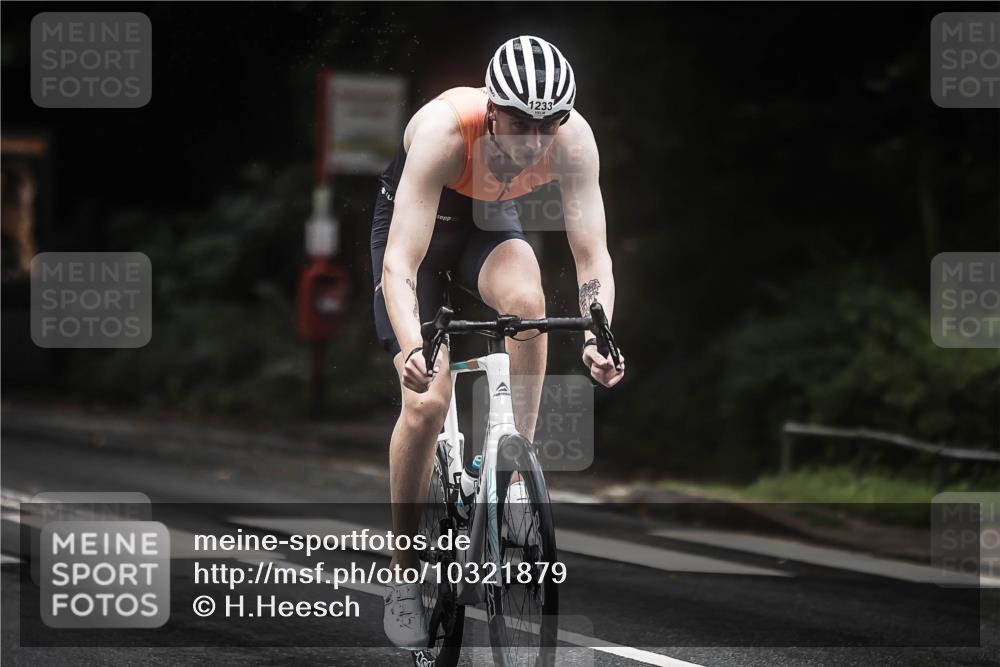 13.09.2026 - Stadtparktriathlon H.Heesch http://msf.ph/oto/10321879 13.09.2026 13:07:32 Radfahren 1233, 1247, 1252, 1379 meine-sportfotos.de