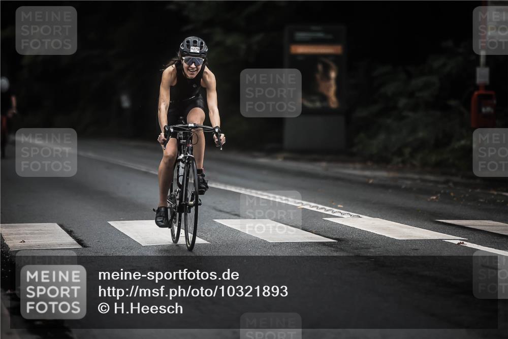 13.09.2026 - Stadtparktriathlon H.Heesch http://msf.ph/oto/10321893 13.09.2026 13:07:36 Radfahren 1233, 1264, 1341, 1379 meine-sportfotos.de