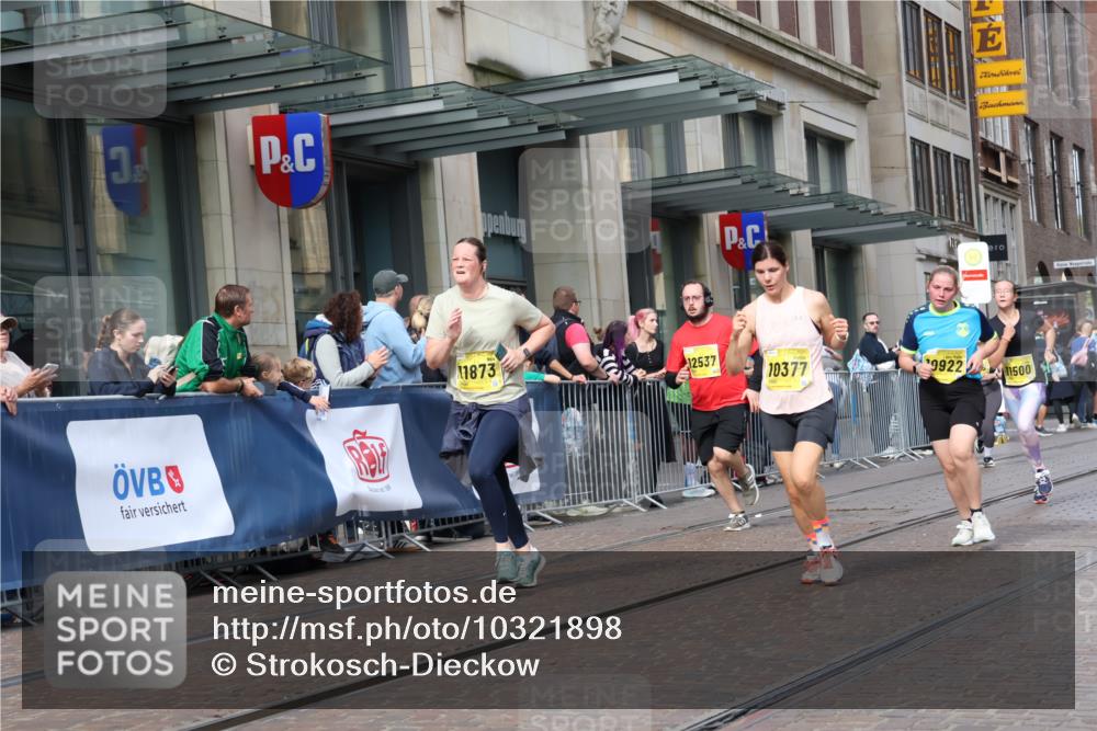 13.09.2026 - 21. swb-Marathon Bremen Strokosch-Dieckow http://msf.ph/oto/10321898 13.09.2026 10:59:18 Ziel 10147, 10355, 10377, 10669, 10745, 10922, 10928, 10929, 11056, 11089, 11151, 11194, 11207, 11419, 11501, 11519, 11594, 11803, 11873, 12138, 12295, 12480, 12481, 12527, 10383, 10415, 10427, 10477, 10492, 10668, 10843, 11034, 11086, 11125, 11301, 11302, 11500, 11602, 11913, 12015, 12118, 12127, 12131, 12200, 12267, 12271, 12297, 12537, 12541 meine-sportfotos.de