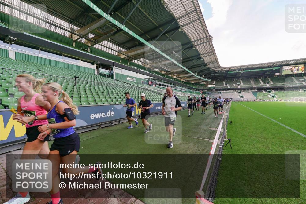 13.09.2026 - 21. swb-Marathon Bremen Michael Burmester http://msf.ph/oto/10321911 13.09.2026 13:22:30 Laufen im Stadion 128, 160, 211, 258, 343, 351, 423, 441, 533, 571, 601, 609, 708, 782, 851, 892, 1060, 1094, 1157, 1158, 1177, 1178, 1259, 1316, 1331, 1344, 1417, 1518, 1657, 1669, 1676, 1691, 1729, 1746, 1788, 1883, 2213, 2290, 2433, 2475, 2504, 2526, 2551, 2619, 2632, 2652, 2660, 2685, 2711, 2828, 2954, 2964, 2995, 3022, 3034, 3144, 3225, 3252, 3347, 3351, 3505, 3530, 3559, 3682, 3727, 3784, 4020, 4054, 4231, 4406, 4407, 4431, 4467, 4584, 1506 meine-sportfotos.de