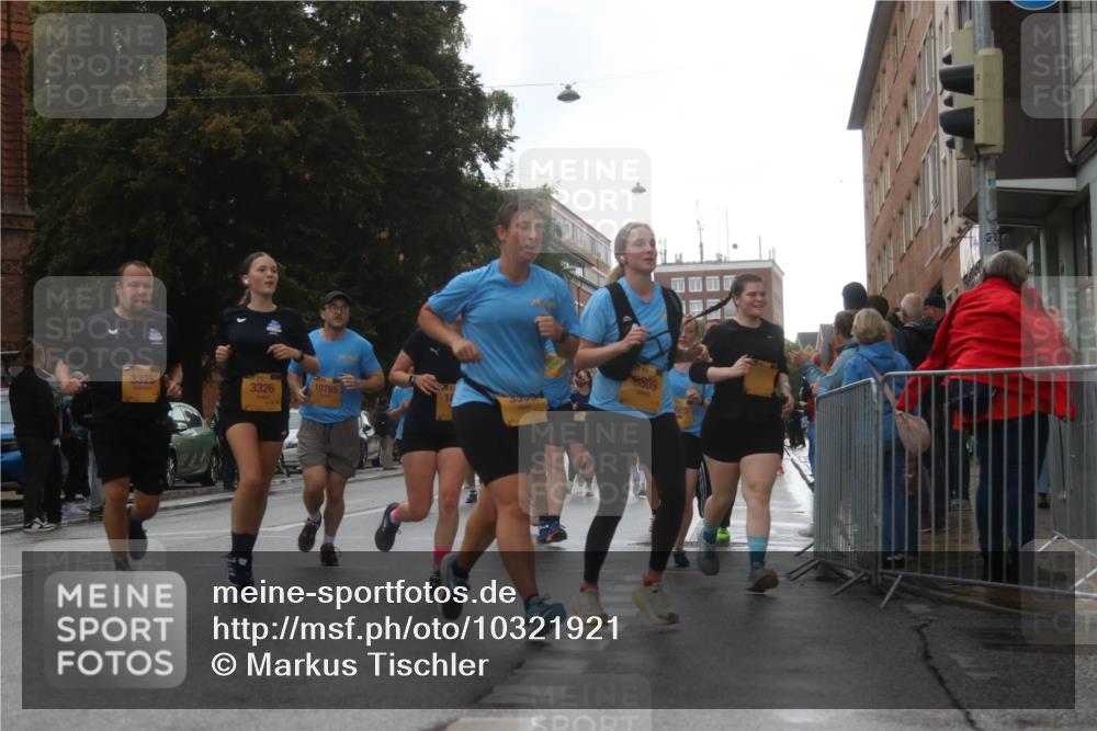 13.09.2026 - Kiel Lauf Markus Tischler http://msf.ph/oto/10321921 13.09.2026 10:56:00 Fleethörn 3325, 3326, 10785, 9809, 605 meine-sportfotos.de