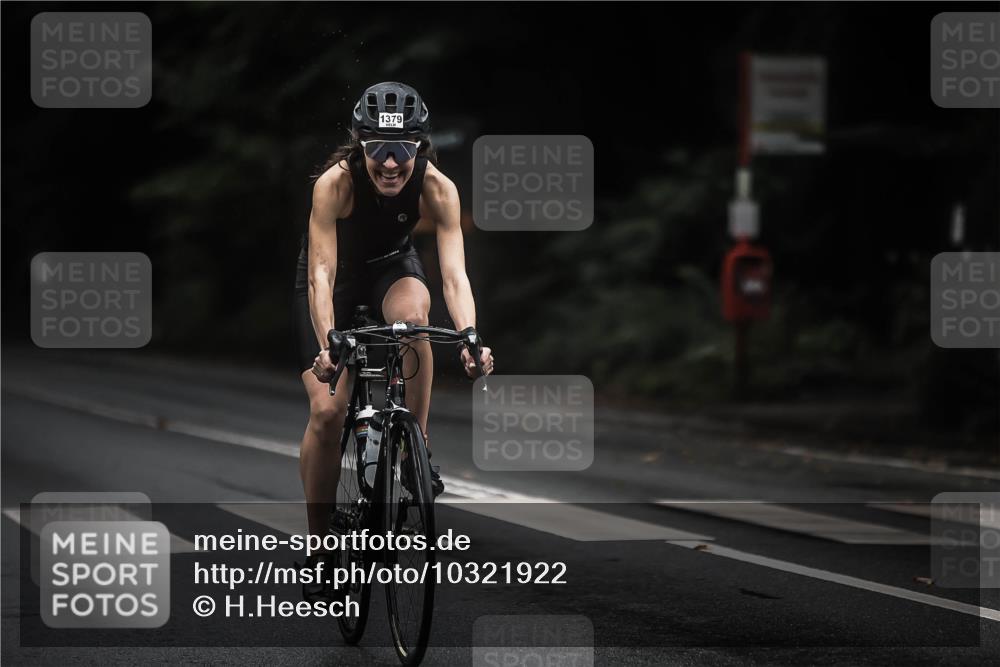 13.09.2026 - Stadtparktriathlon H.Heesch http://msf.ph/oto/10321922 13.09.2026 13:07:36 Radfahren 1233, 1264, 1341, 1379 meine-sportfotos.de