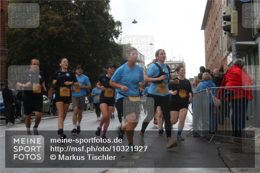 13.09.2026 - Kiel Lauf Markus Tischler http://msf.ph/oto/10321927 13.09.2026 10:56:00 Fleethörn 3325, 3326, 10785, 1858, 9809 meine-sportfotos.de