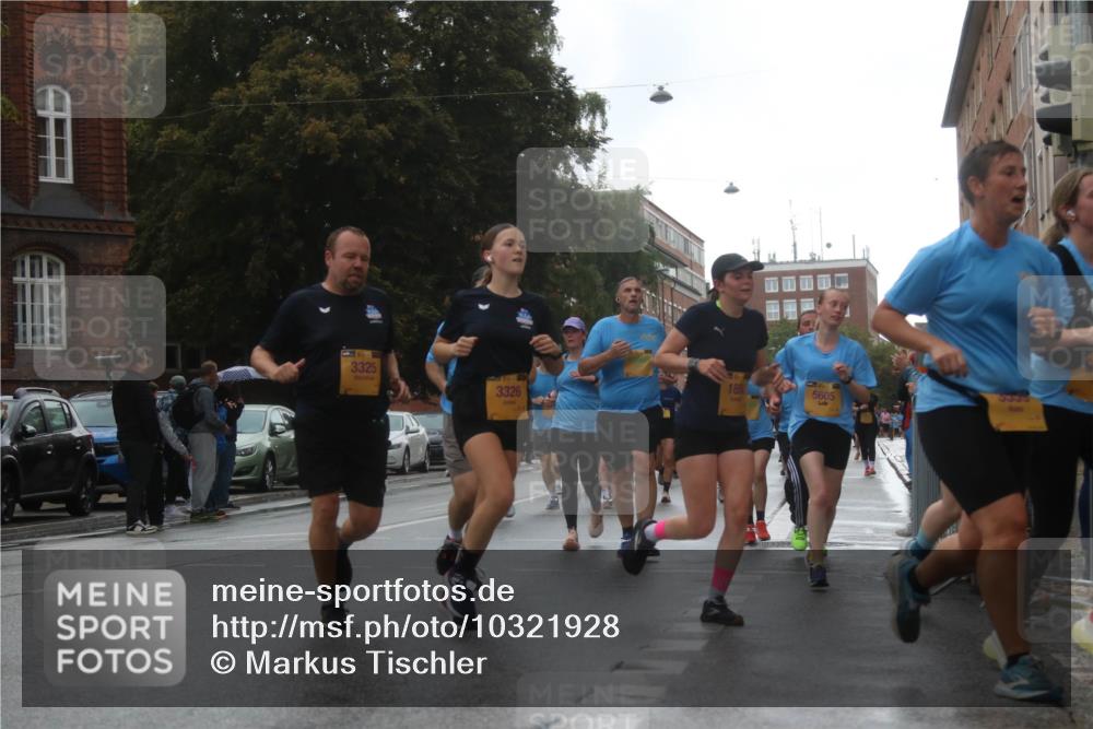 13.09.2026 - Kiel Lauf Markus Tischler http://msf.ph/oto/10321928 13.09.2026 10:56:01 Fleethörn 3325, 3326, 1851, 5605 meine-sportfotos.de
