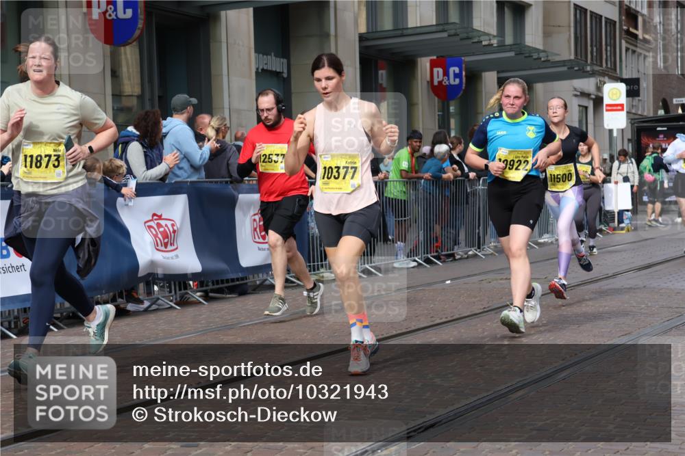 13.09.2026 - 21. swb-Marathon Bremen Strokosch-Dieckow http://msf.ph/oto/10321943 13.09.2026 10:59:19 Ziel 10147, 10236, 10355, 10377, 10669, 10745, 10922, 10928, 10929, 11056, 11089, 11151, 11194, 11207, 11419, 11501, 11519, 11594, 11803, 11873, 12138, 12295, 12480, 12481, 12527, 10383, 10415, 10427, 10477, 10492, 10668, 10843, 11034, 11086, 11125, 11301, 11302, 11500, 11602, 11913, 12015, 12118, 12127, 12131, 12200, 12267, 12271, 12297, 12537, 12541 meine-sportfotos.de