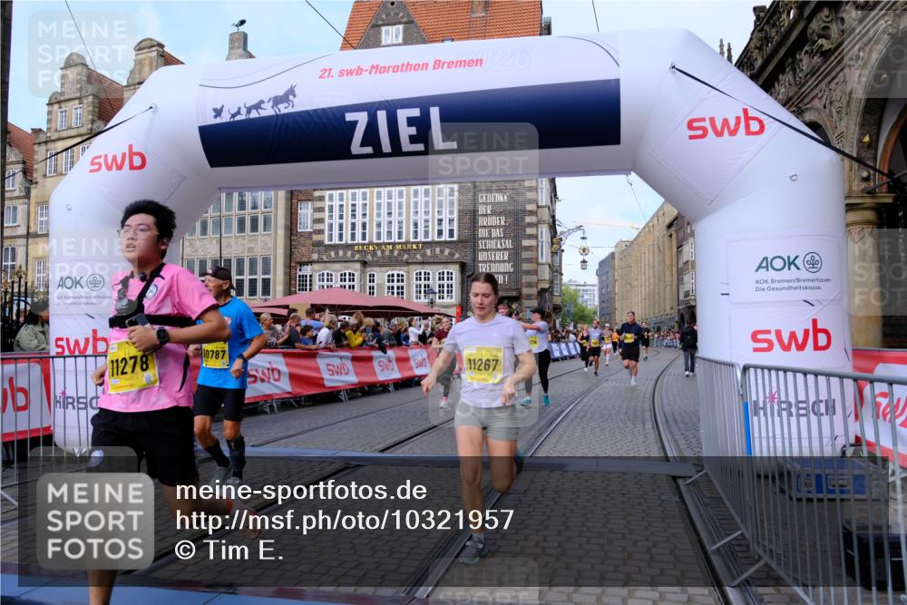 13.09.2026 - 21. swb-Marathon Bremen Tim E. http://msf.ph/oto/10321957 13.09.2026 10:59:13 Ziel 10254, 10383, 10427, 10477, 10485, 10787, 10794, 10832, 10843, 10948, 11034, 11228, 11267, 11278, 11602, 12015, 12127, 12130, 12131, 12176, 12271, 12297, 12414 meine-sportfotos.de
