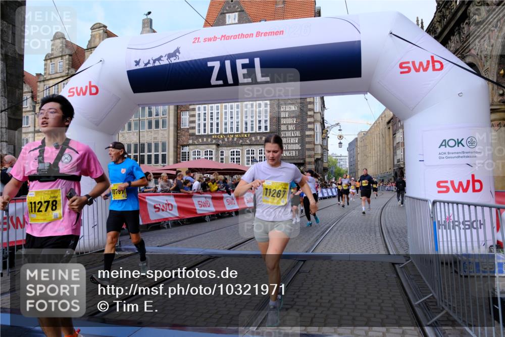 13.09.2026 - 21. swb-Marathon Bremen Tim E. http://msf.ph/oto/10321971 13.09.2026 10:59:13 Ziel 10254, 10383, 10427, 10477, 10485, 10787, 10794, 10832, 10843, 10948, 11034, 11228, 11267, 11278, 11602, 12015, 12127, 12130, 12131, 12176, 12271, 12297, 12414 meine-sportfotos.de