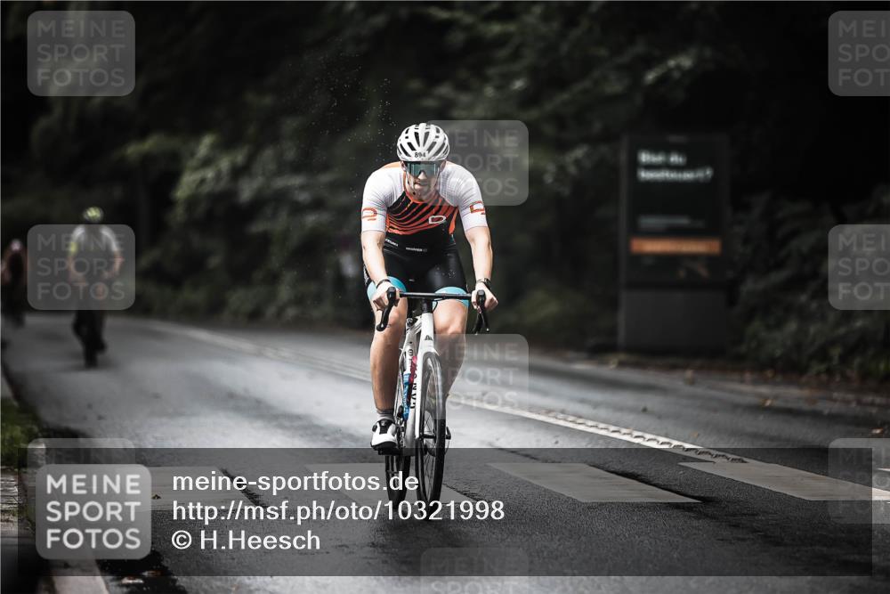 13.09.2026 - Stadtparktriathlon H.Heesch http://msf.ph/oto/10321998 13.09.2026 11:58:40 Radfahren 864, 877, 888, 894 meine-sportfotos.de