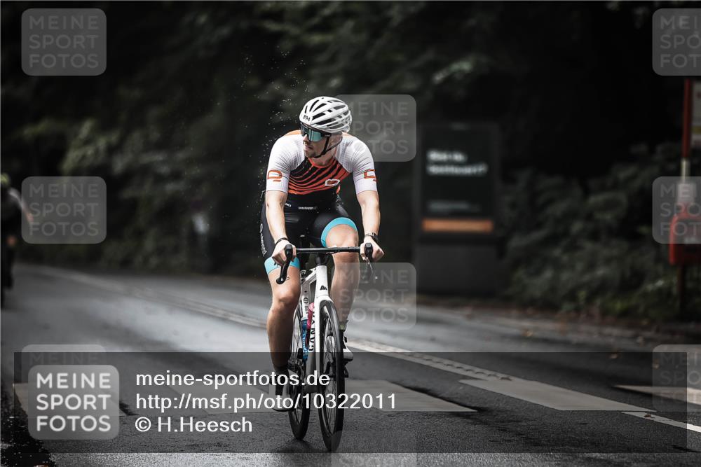 13.09.2026 - Stadtparktriathlon H.Heesch http://msf.ph/oto/10322011 13.09.2026 11:58:40 Radfahren 864, 877, 888, 894 meine-sportfotos.de