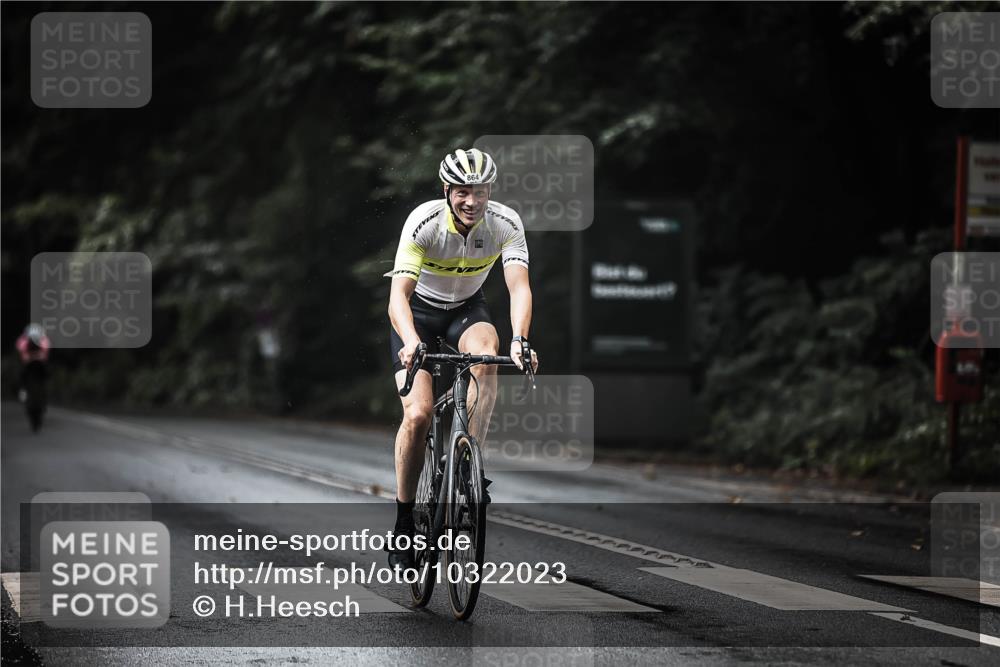 13.09.2026 - Stadtparktriathlon H.Heesch http://msf.ph/oto/10322023 13.09.2026 11:58:43 Radfahren 864, 886, 888, 894, 980 meine-sportfotos.de