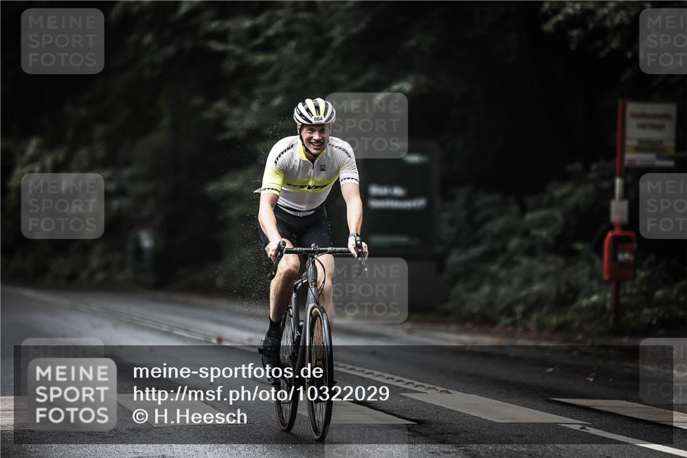 13.09.2026 - Stadtparktriathlon H.Heesch http://msf.ph/oto/10322029 13.09.2026 11:58:43 Radfahren 864, 886, 888, 894, 980 meine-sportfotos.de