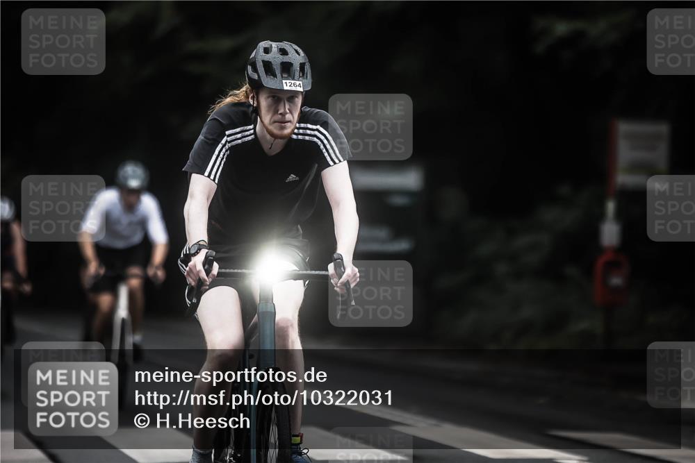 13.09.2026 - Stadtparktriathlon H.Heesch http://msf.ph/oto/10322031 13.09.2026 13:07:43 Radfahren 1194, 1249, 1264, 1292, 1310, 1341, 1423, 1428 meine-sportfotos.de
