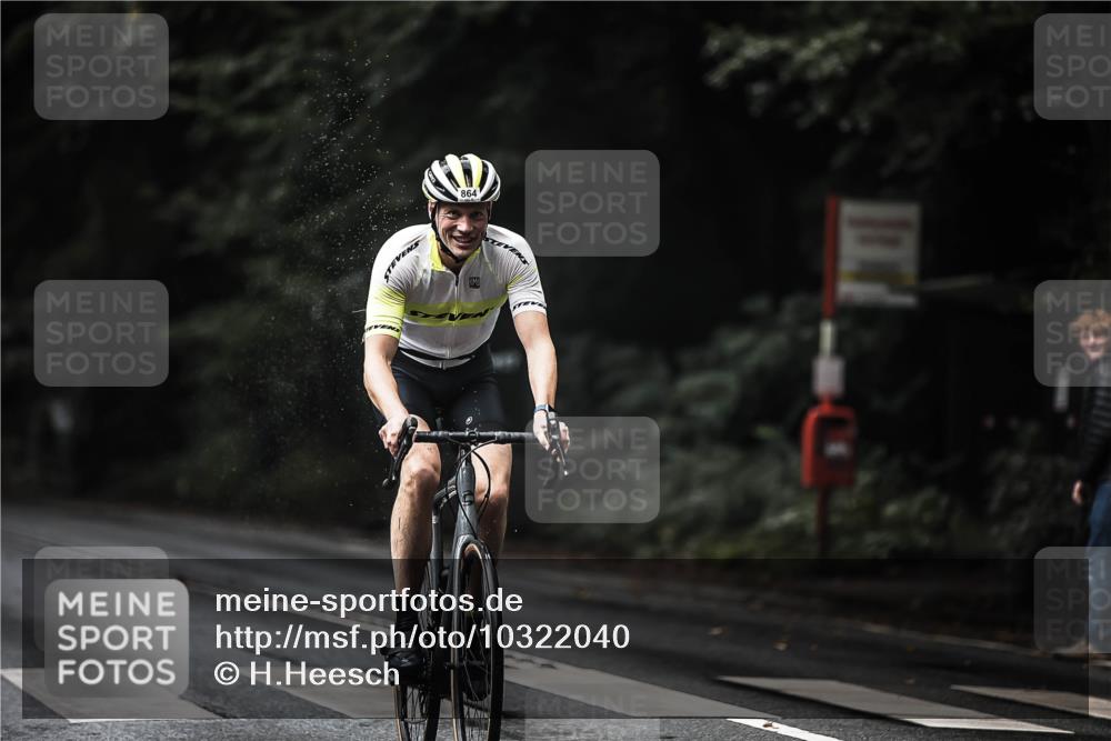 13.09.2026 - Stadtparktriathlon H.Heesch http://msf.ph/oto/10322040 13.09.2026 11:58:44 Radfahren 864, 886, 888, 894, 980 meine-sportfotos.de