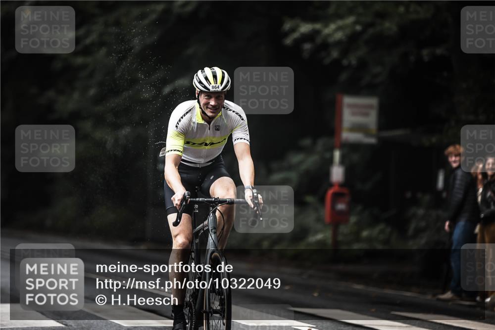 13.09.2026 - Stadtparktriathlon H.Heesch http://msf.ph/oto/10322049 13.09.2026 11:58:44 Radfahren 864, 886, 888, 894, 980 meine-sportfotos.de