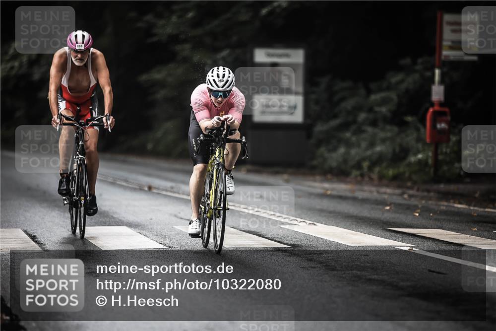 13.09.2026 - Stadtparktriathlon H.Heesch http://msf.ph/oto/10322080 13.09.2026 11:58:49 Radfahren 823, 864, 886, 980 meine-sportfotos.de