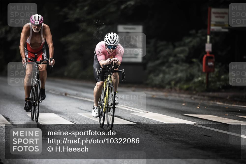 13.09.2026 - Stadtparktriathlon H.Heesch http://msf.ph/oto/10322086 13.09.2026 11:58:49 Radfahren 823, 864, 886, 980 meine-sportfotos.de