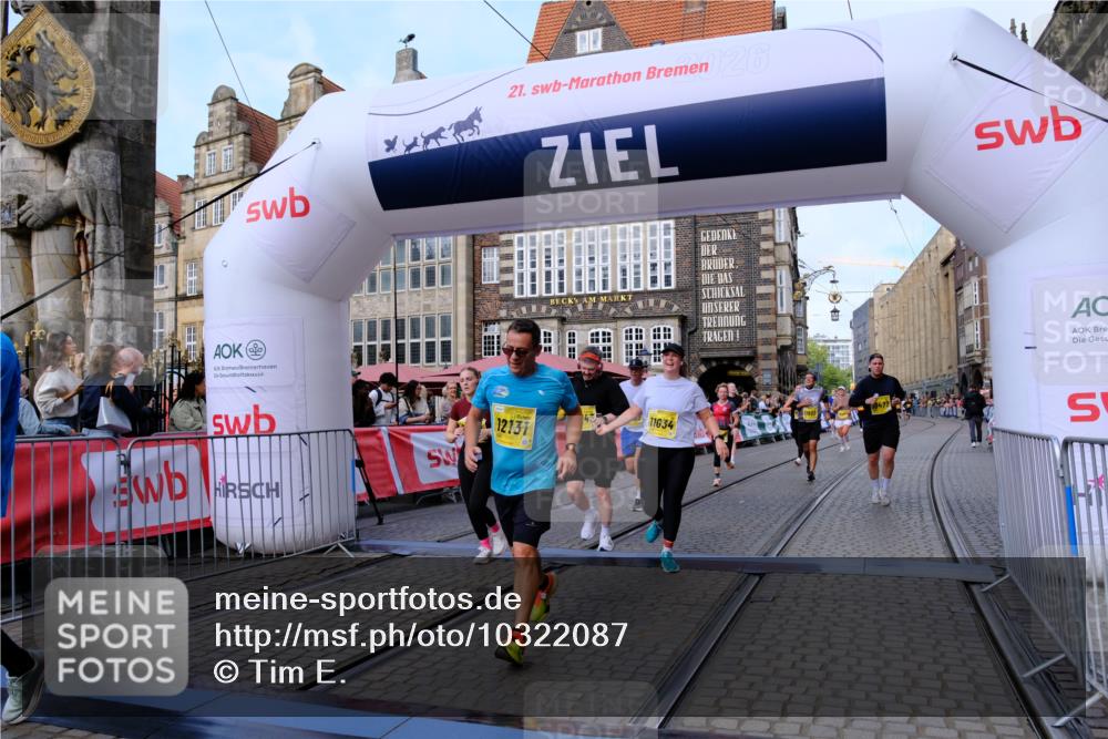 13.09.2026 - 21. swb-Marathon Bremen Tim E. http://msf.ph/oto/10322087 13.09.2026 10:59:15 Ziel 10254, 10383, 10415, 10427, 10477, 10485, 10787, 10794, 10832, 10843, 10948, 11034, 11267, 11278, 11602, 11913, 12015, 12127, 12130, 12131, 12176, 12271, 12297, 12414 meine-sportfotos.de