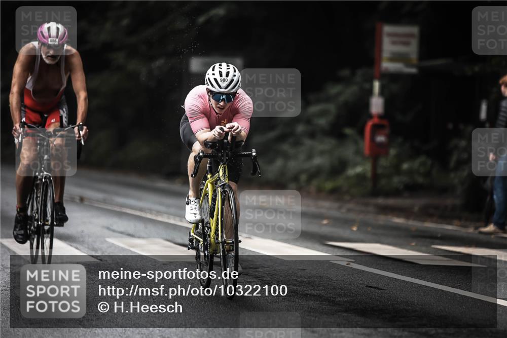 13.09.2026 - Stadtparktriathlon H.Heesch http://msf.ph/oto/10322100 13.09.2026 11:58:49 Radfahren 823, 864, 886, 980 meine-sportfotos.de