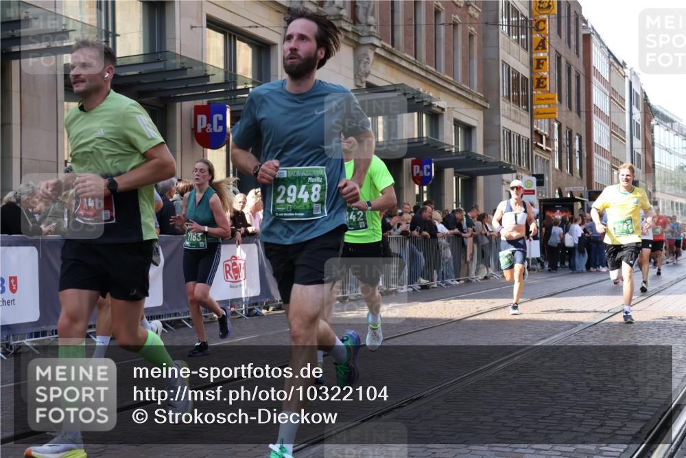 13.09.2026 - 21. swb-Marathon Bremen Strokosch-Dieckow http://msf.ph/oto/10322104 13.09.2026 13:18:27 Ziel 307, 465, 2324, 2948, 3631, 4120, 4413, 4642, 4916, 5277, 5867, 6787, 7104, 7163, 7245, 7602, 7791, 8540, 8743, 9275, 9327, 9833, 1146, 1419, 1872, 2055, 2260, 2671, 3241, 3458, 3634, 5292, 5307, 5460, 5695, 6152, 6293, 6294, 6818, 7491, 7731, 7954, 8094, 8404, 8872, 8943, 8944, 9019, 9134, 9275, 9609, 10065, 13150 meine-sportfotos.de