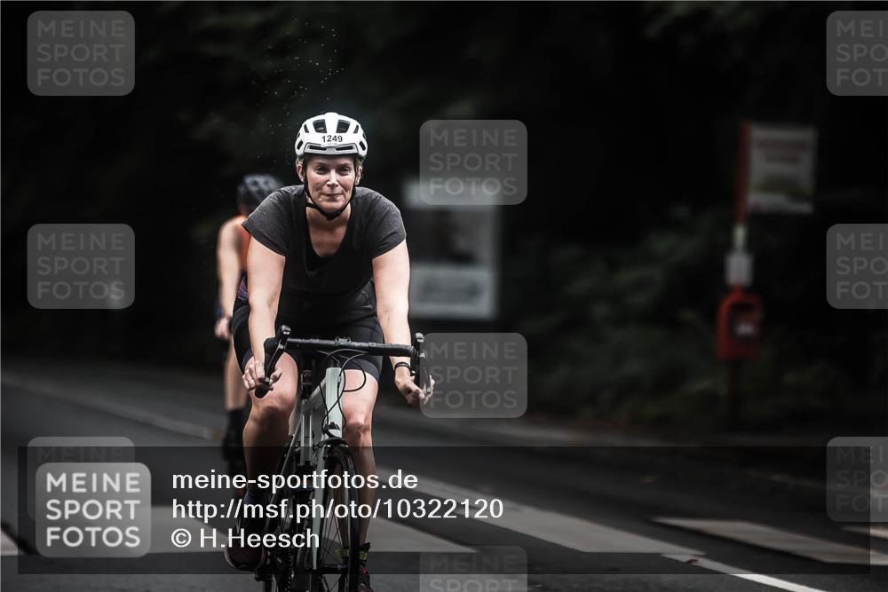 13.09.2026 - Stadtparktriathlon H.Heesch http://msf.ph/oto/10322120 13.09.2026 13:07:49 Radfahren 1194, 1221, 1249, 1292, 1310, 1400, 1423, 1428 meine-sportfotos.de