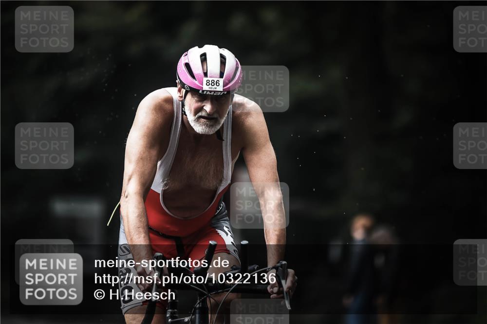13.09.2026 - Stadtparktriathlon H.Heesch http://msf.ph/oto/10322136 13.09.2026 11:58:50 Radfahren 823, 864, 886, 980 meine-sportfotos.de