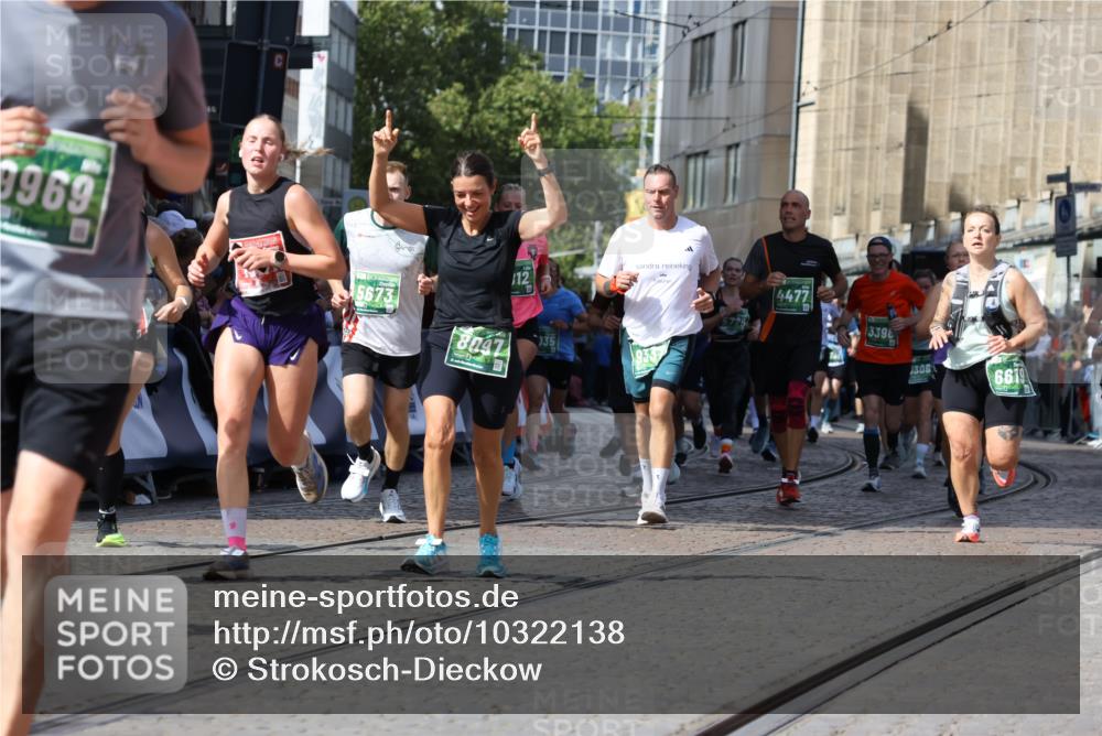 13.09.2026 - 21. swb-Marathon Bremen Strokosch-Dieckow http://msf.ph/oto/10322138 13.09.2026 13:31:08 Ziel 244, 800, 834, 1189, 1533, 1771, 1841, 1926, 1941, 2369, 2452, 2723, 2985, 3360, 4251, 4342, 4757, 4920, 5600, 5681, 5802, 5822, 5900, 6343, 6523, 7012, 7760, 8616, 9290, 9507, 9653, 9692, 9699, 9767, 13090, 13215, 217, 1398, 1627, 2244, 2602, 3396, 3762, 4477, 5375, 5673, 5720, 5765, 5979, 6619, 7001, 7296, 7812, 8035, 8097, 8339, 8342, 8726, 9147, 9337, 9822, 9969, 9977, 13066 meine-sportfotos.de