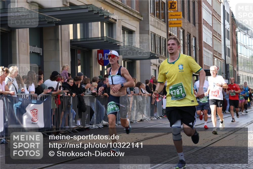 13.09.2026 - 21. swb-Marathon Bremen Strokosch-Dieckow http://msf.ph/oto/10322141 13.09.2026 13:18:28 Ziel 307, 465, 2324, 2948, 3631, 4120, 4413, 4642, 4916, 5277, 5867, 6787, 7104, 7163, 7245, 7602, 7791, 8540, 8743, 9327, 9833, 1146, 1419, 1872, 2055, 2260, 3458, 3634, 5292, 5307, 5460, 6152, 6293, 6294, 6818, 7491, 7731, 7954, 8094, 8404, 8872, 9019, 9134, 9275, 9609, 10065, 13150 meine-sportfotos.de