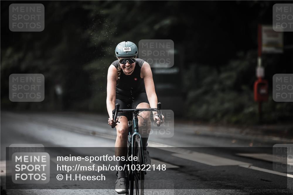 13.09.2026 - Stadtparktriathlon H.Heesch http://msf.ph/oto/10322148 13.09.2026 11:58:55 Radfahren 823, 886, 980 meine-sportfotos.de