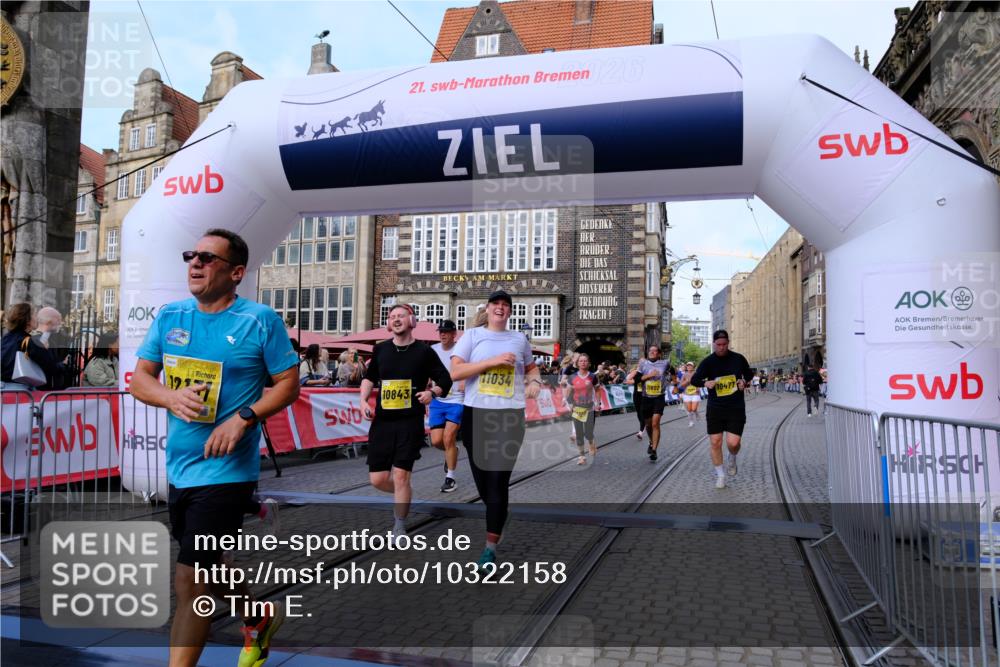 13.09.2026 - 21. swb-Marathon Bremen Tim E. http://msf.ph/oto/10322158 13.09.2026 10:59:16 Ziel 10254, 10383, 10415, 10427, 10477, 10485, 10787, 10794, 10832, 10843, 10948, 11034, 11267, 11278, 11602, 11913, 12015, 12127, 12130, 12131, 12176, 12271, 12297, 12414 meine-sportfotos.de