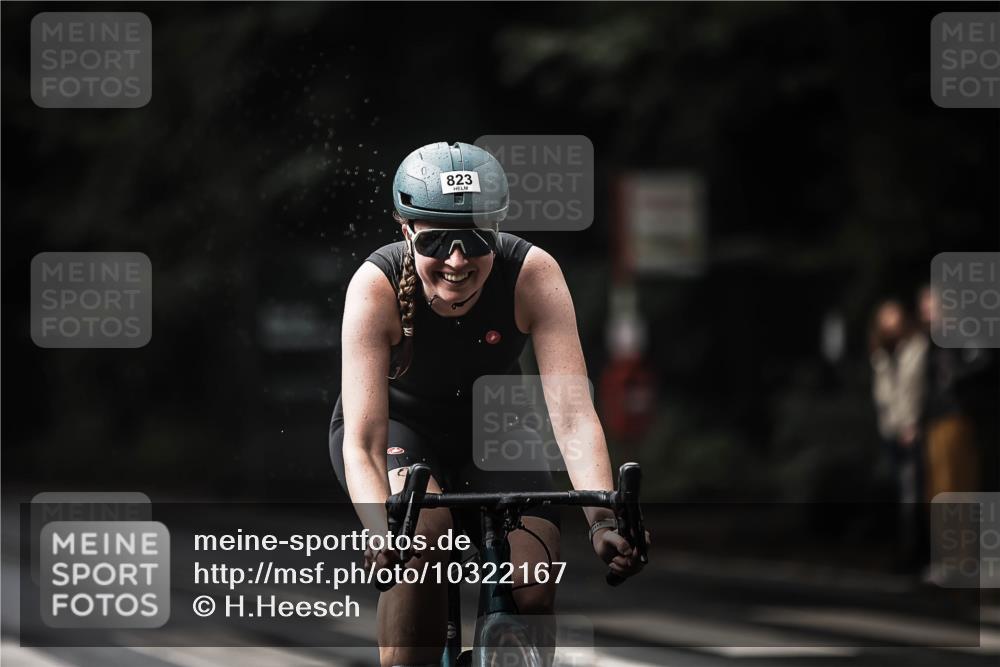 13.09.2026 - Stadtparktriathlon H.Heesch http://msf.ph/oto/10322167 13.09.2026 11:58:55 Radfahren 823, 886, 980 meine-sportfotos.de