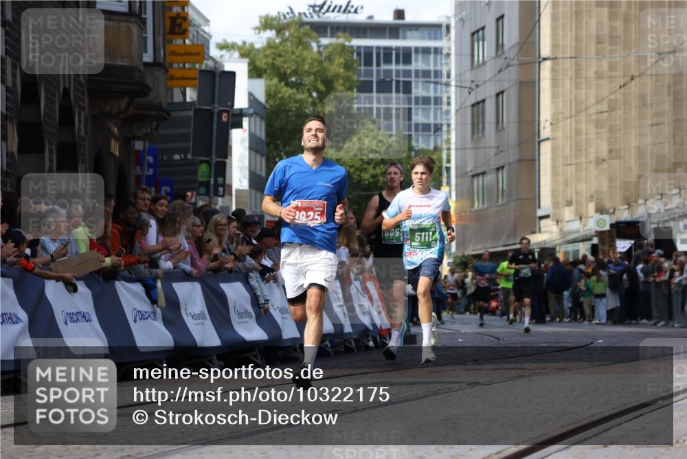 13.09.2026 - 21. swb-Marathon Bremen Strokosch-Dieckow http://msf.ph/oto/10322175 13.09.2026 13:09:22 Ziel 1925, 2287, 2291, 2909, 3330, 4384, 4898, 5383, 5517, 5636, 5696, 6906, 7262, 8120, 8830, 9906, 9911, 10044, 4473, 5111, 6652, 9789 meine-sportfotos.de
