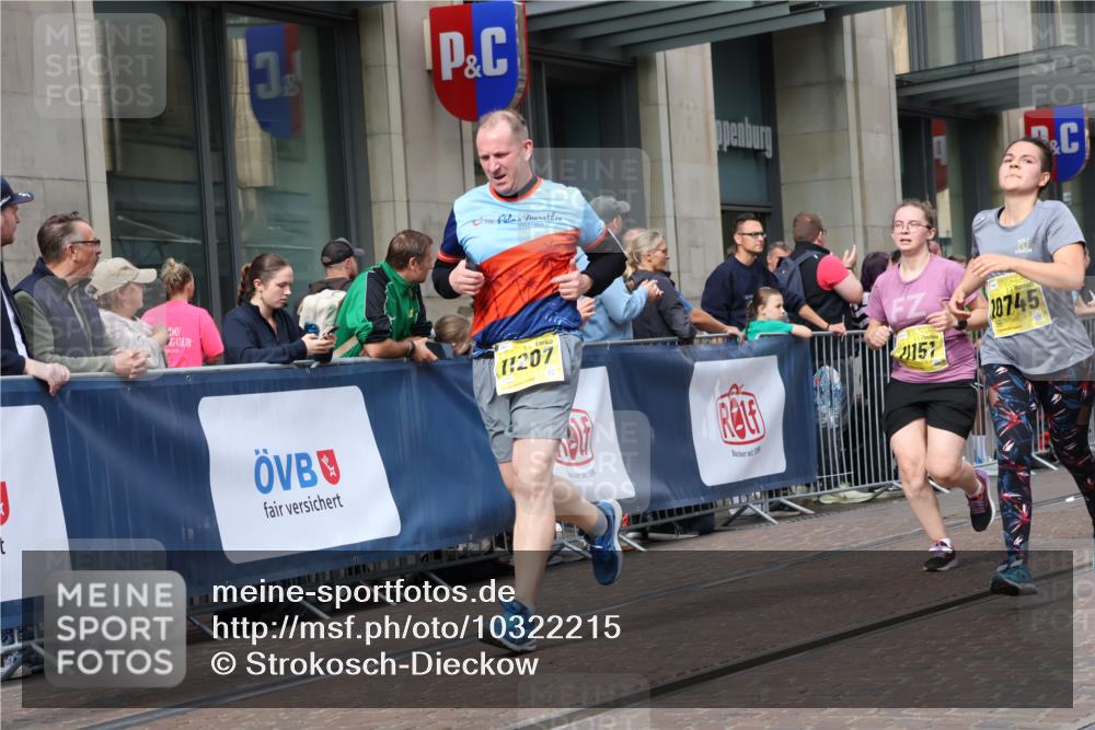 13.09.2026 - 21. swb-Marathon Bremen Strokosch-Dieckow http://msf.ph/oto/10322215 13.09.2026 10:59:25 Ziel 10147, 10236, 10355, 10669, 10691, 10745, 10928, 10929, 11054, 11056, 11089, 11151, 11194, 11207, 11419, 11427, 11501, 11519, 11594, 11637, 11803, 11904, 12138, 12242, 12243, 12388, 12480, 12481, 12527, 10377, 10415, 10492, 10668, 10922, 11086, 11125, 11151, 11301, 11302, 11500, 11873, 11913, 12118, 12200, 12267, 12295, 12537, 12541 meine-sportfotos.de