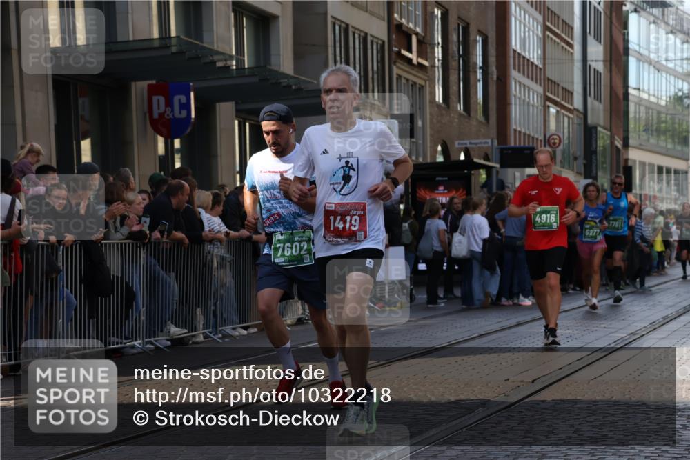13.09.2026 - 21. swb-Marathon Bremen Strokosch-Dieckow http://msf.ph/oto/10322218 13.09.2026 13:18:31 Ziel 307, 2324, 2948, 3631, 4120, 4413, 4642, 4916, 5277, 5867, 6310, 6787, 7104, 7154, 7163, 7602, 7791, 8540, 8743, 9327, 9833, 13184, 465, 1146, 1419, 2055, 3458, 5307, 5460, 6293, 6294, 6818, 7245, 7491, 7731, 7954, 8404, 8540, 8872, 9019, 9134, 9275, 9609, 10065, 13150 meine-sportfotos.de