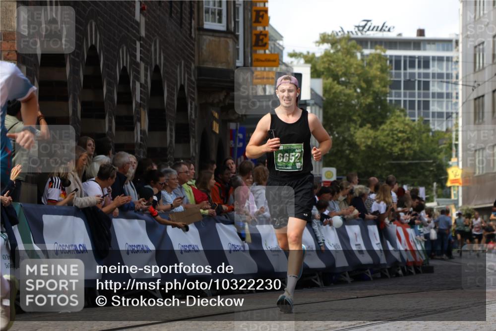 13.09.2026 - 21. swb-Marathon Bremen Strokosch-Dieckow http://msf.ph/oto/10322230 13.09.2026 13:09:25 Ziel 1925, 2287, 2291, 2909, 4384, 4898, 5383, 5636, 5696, 7262, 8120, 8830, 9904, 9911, 10044, 195, 4473, 4782, 6652 meine-sportfotos.de