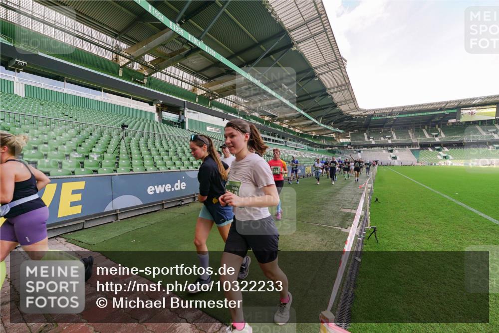 13.09.2026 - 21. swb-Marathon Bremen Michael Burmester http://msf.ph/oto/10322233 13.09.2026 13:23:15 Laufen im Stadion 128, 137, 160, 182, 211, 324, 343, 434, 533, 571, 609, 708, 721, 743, 892, 1157, 1178, 1259, 1273, 1331, 1417, 1597, 1598, 1657, 1669, 1691, 1746, 1788, 1883, 2213, 2286, 2290, 2433, 2445, 2465, 2475, 2495, 2503, 2504, 2526, 2619, 2632, 2660, 2685, 2711, 2768, 2936, 2964, 2968, 3252, 3282, 3288, 3289, 3292, 3347, 3351, 3364, 3395, 3423, 3447, 3505, 3530, 3559, 3682, 3727, 3770, 3784, 3819, 4020, 4054, 4231, 4406, 4407, 4431, 4466, 4467, 4584, 1506 meine-sportfotos.de