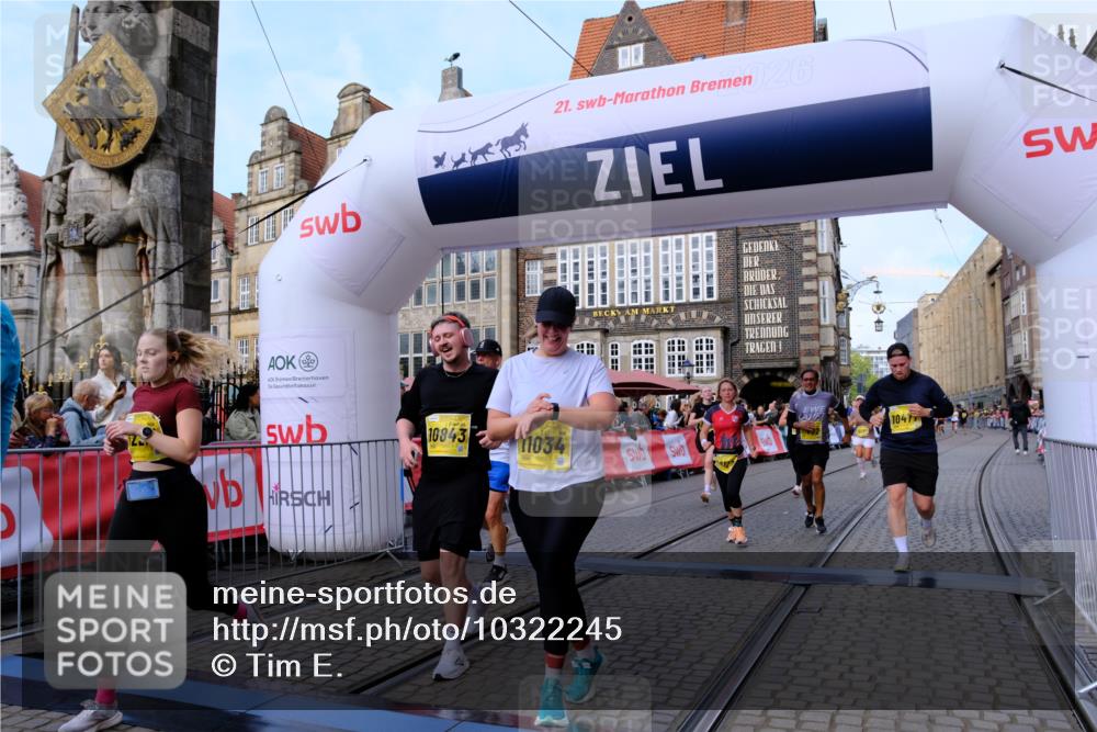 13.09.2026 - 21. swb-Marathon Bremen Tim E. http://msf.ph/oto/10322245 13.09.2026 10:59:17 Ziel 10254, 10383, 10415, 10427, 10477, 10485, 10668, 10787, 10794, 10832, 10843, 10948, 11034, 11267, 11278, 11602, 11913, 12015, 12127, 12130, 12131, 12176, 12200, 12271, 12297, 12414 meine-sportfotos.de