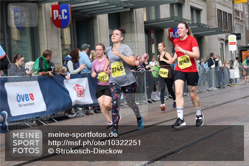 13.09.2026 - 21. swb-Marathon Bremen Strokosch-Dieckow http://msf.ph/oto/10322251 13.09.2026 10:59:26 Ziel 10147, 10236, 10355, 10669, 10691, 10745, 10928, 10929, 11054, 11056, 11089, 11194, 11207, 11419, 11427, 11501, 11519, 11594, 11637, 11803, 11904, 12138, 12238, 12239, 12242, 12243, 12388, 12480, 12481, 12527, 10377, 10415, 10492, 10668, 10745, 10922, 11086, 11125, 11151, 11207, 11301, 11302, 11500, 11519, 11873, 11913, 12118, 12200, 12267, 12295, 12537, 12541 meine-sportfotos.de