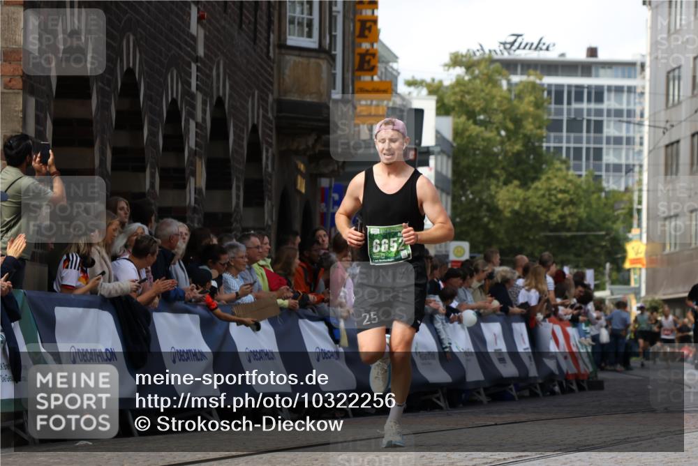 13.09.2026 - 21. swb-Marathon Bremen Strokosch-Dieckow http://msf.ph/oto/10322256 13.09.2026 13:09:26 Ziel 1241, 1925, 2287, 2291, 2909, 4384, 4898, 5383, 5636, 7262, 8120, 8830, 9904, 10044, 195, 4473, 4782, 6652 meine-sportfotos.de