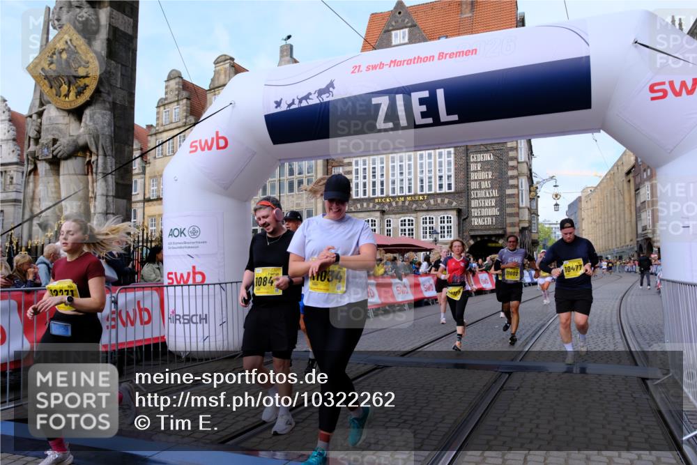 13.09.2026 - 21. swb-Marathon Bremen Tim E. http://msf.ph/oto/10322262 13.09.2026 10:59:17 Ziel 10254, 10383, 10415, 10427, 10477, 10485, 10668, 10787, 10794, 10832, 10843, 10948, 11034, 11267, 11278, 11602, 11913, 12015, 12127, 12130, 12131, 12176, 12200, 12271, 12297, 12414 meine-sportfotos.de