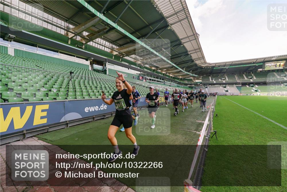 13.09.2026 - 21. swb-Marathon Bremen Michael Burmester http://msf.ph/oto/10322266 13.09.2026 13:23:20 Laufen im Stadion 128, 137, 160, 182, 211, 324, 343, 434, 533, 571, 609, 708, 721, 743, 892, 1157, 1178, 1259, 1273, 1331, 1417, 1597, 1598, 1657, 1669, 1691, 1746, 1788, 1883, 1944, 2213, 2252, 2286, 2290, 2433, 2445, 2465, 2475, 2495, 2503, 2504, 2526, 2619, 2632, 2660, 2685, 2711, 2768, 2936, 2964, 2968, 3252, 3282, 3288, 3289, 3292, 3312, 3347, 3351, 3364, 3395, 3423, 3447, 3505, 3530, 3559, 3682, 3727, 3770, 3784, 3819, 4020, 4054, 4231, 4406, 4407, 4431, 4466, 4467, 4584, 1506 meine-sportfotos.de